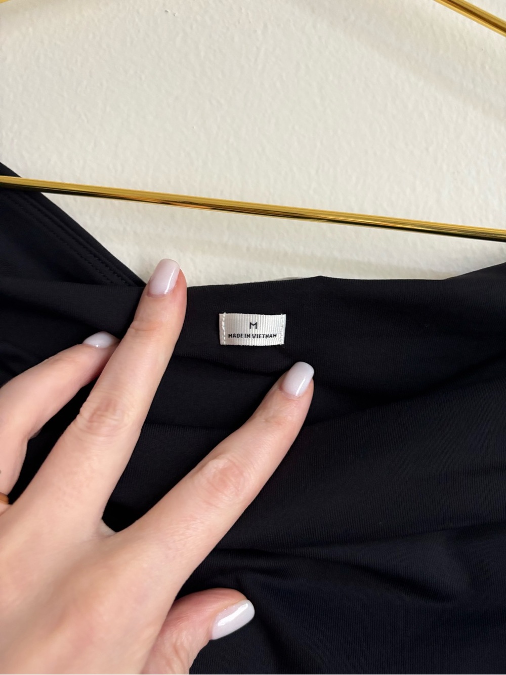 Aritzia Original Contour Ravish Top Black Off-Shoulder Camisole Blouse - Picture 4 of 5